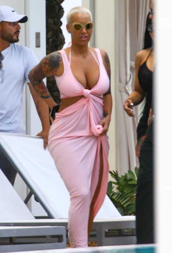 Amber Rose - rzeczywistość kontra Instagram (FOTO)