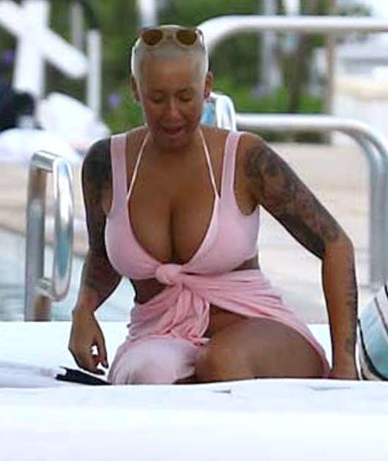 Amber Rose - rzeczywistość kontra Instagram (FOTO)