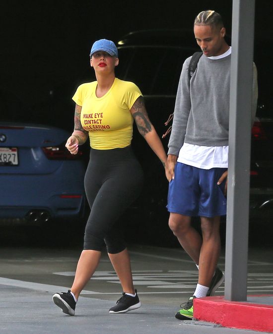 Kiedy Kim Kardashian nie wychodzi z domu... (FOTO)