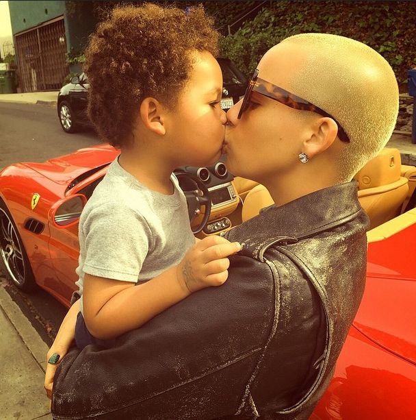 Amber Rose to bardzo nieodpowiedzialna matka? (FOTO)