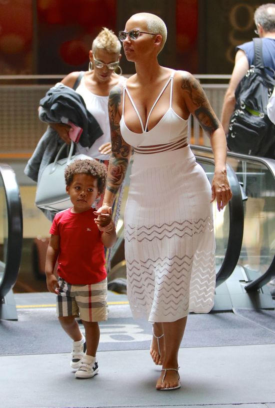 Amber Rose postanowiła odwrócić uwagę od swojego synka FOTO