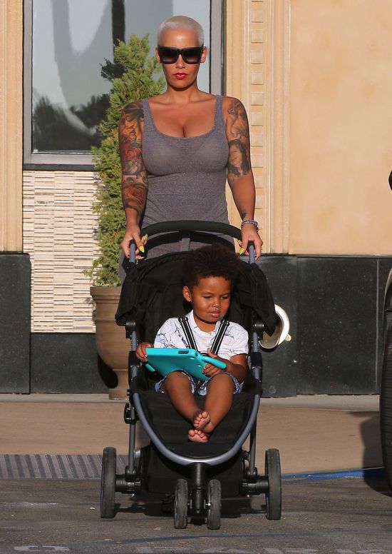 Amber Rose jak przykładna mama (FOTO) Amber Rose jak przykładna mama (FOTO)