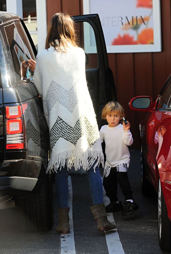 Jego mama to sławna modelka (FOTO)