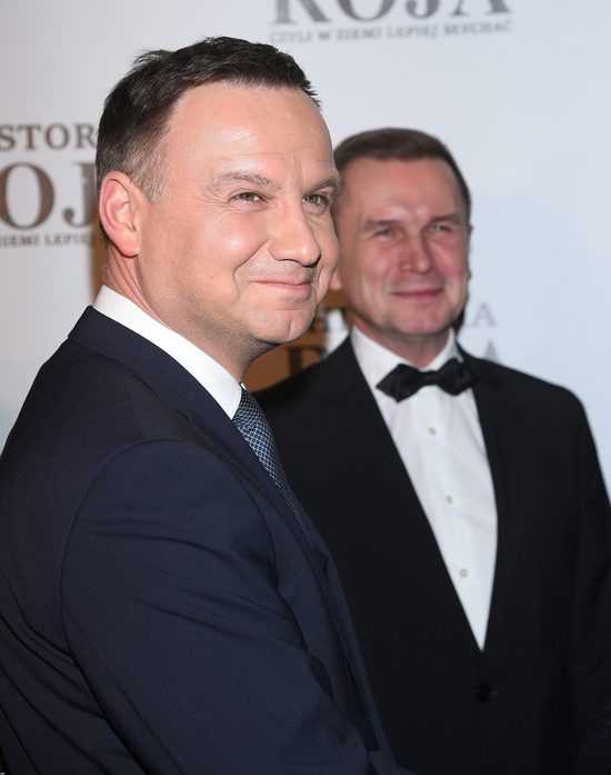 Andrzej Duda twittuje po nocach