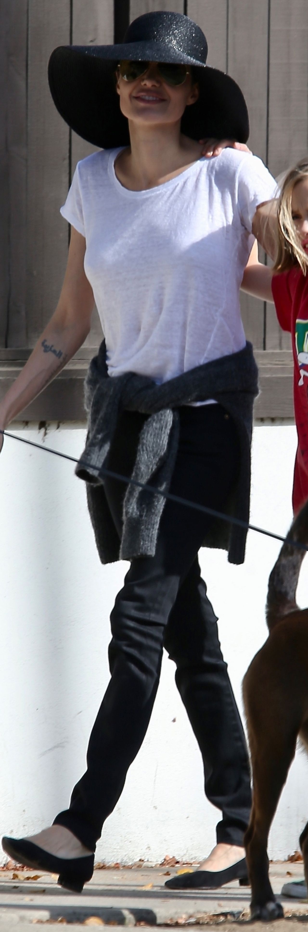 Angelina Jolie na co dzień z dziećmi - zwykła mama? (ZDJĘCIA) Angelina Jolie na co dzień z dziećmi - zwykła mama? (ZDJĘCIA)