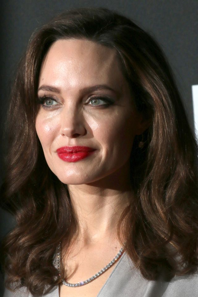 Angelina Jolie ma problem z alkoholem? 