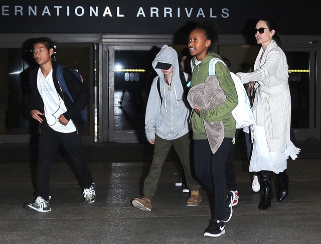 Przykre zaplecze wyjść Angeliny Jolie z dziećmi