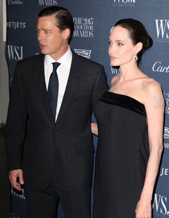 Angelina Jolie uznała, że seks z Bradem był... krępujący 