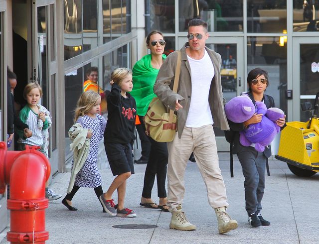 Angelina Jolie nie radzi sobie z dziećmi i...