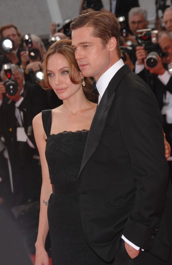 Ten dziennikarz odkrył prawdziwy powód rozwodu Angeliny i Brada Ten dziennikarz odkrył prawdziwy powód rozwodu Angeliny i Brada