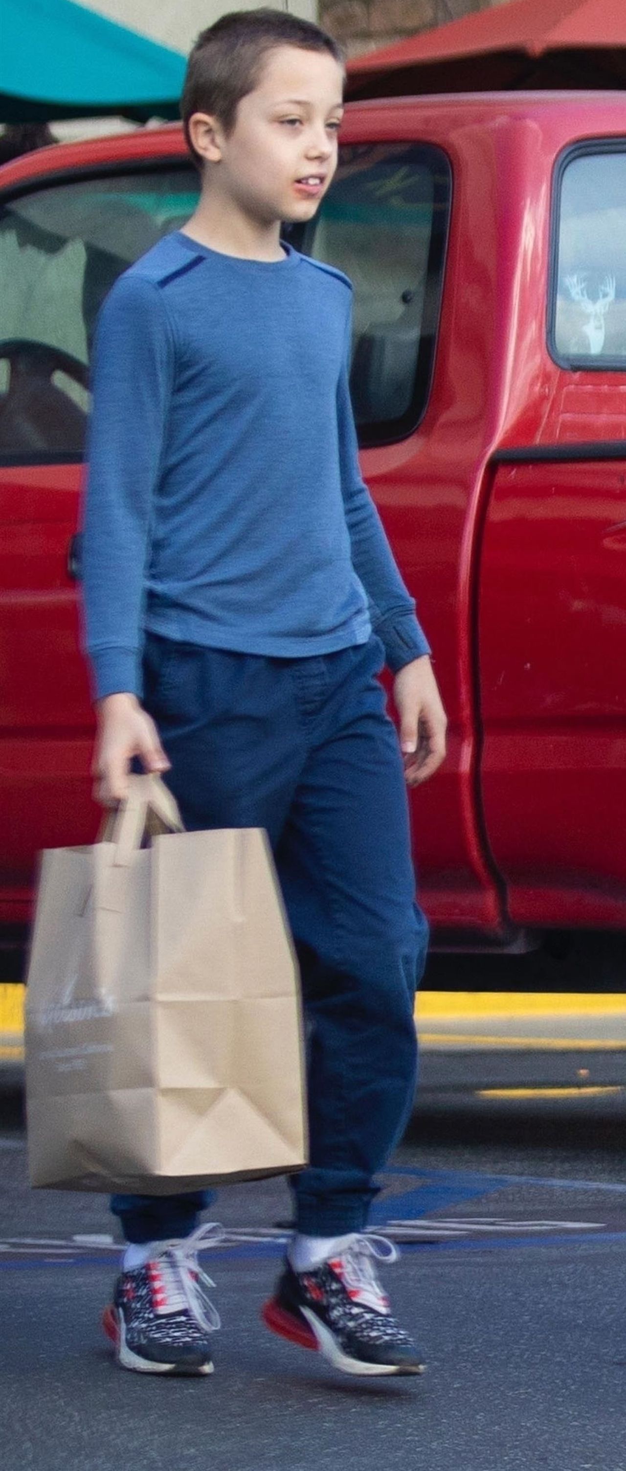 Angelina Jolie na co dzień z dziećmi - zwykła mama? (ZDJĘCIA) Angelina Jolie na co dzień z dziećmi - zwykła mama? (ZDJĘCIA)