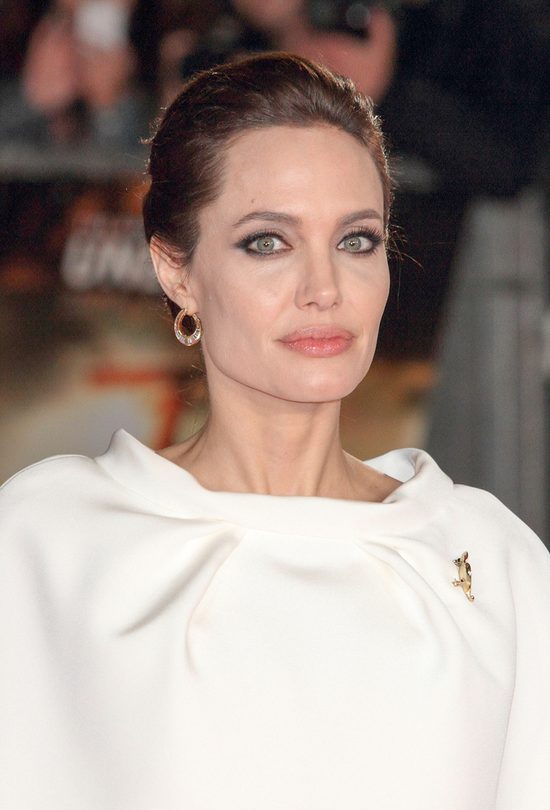 Angelina Jolie w Vogue: Mamy z Bradem swoje problemy (FOTO)