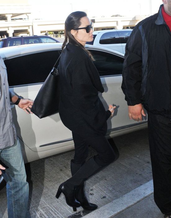 Angelina Jolie ma nogi chudsze jak modelka? (FOTO)