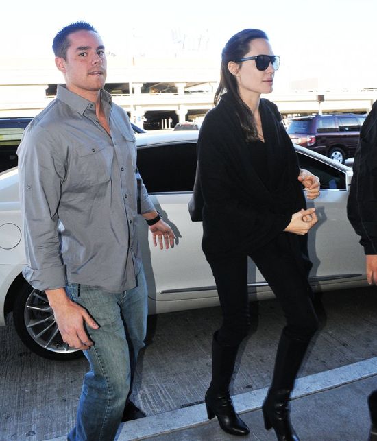 Angelina Jolie ma nogi chudsze jak modelka? (FOTO)