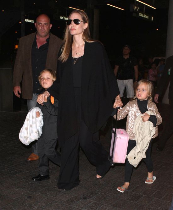 Zapracowana mama - Angelina Jolie (FOTO)