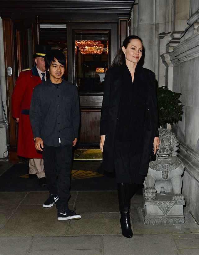 Będziecie zaskoczeni tym, gdzie zrobiła świąteczne zakupy Angelina Jolie Będziecie zaskoczeni tym, gdzie zrobiła świąteczne zakupy Angelina Jolie