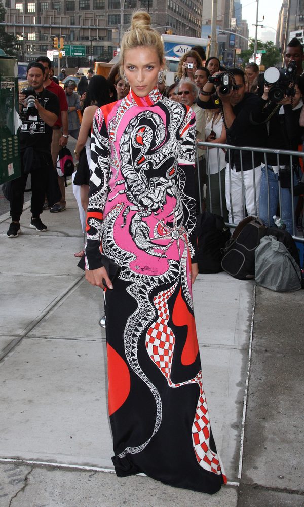 Najlepszy look wieczoru - bezapelacyjnie Anja Rubik (FOTO) Najlepszy look wieczoru - bezapelacyjnie Anja Rubik (FOTO)