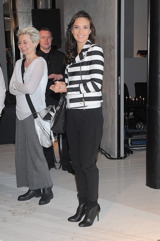 Anna Czartoryska pokazuje brzuszek na salonach (FOTO)