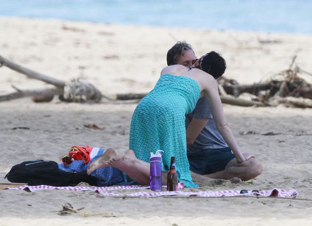 Anne Hathaway bez makijażu na urlopie z ukochanym (FOTO) Anne Hathaway bez makijażu na urlopie z ukochanym (FOTO)