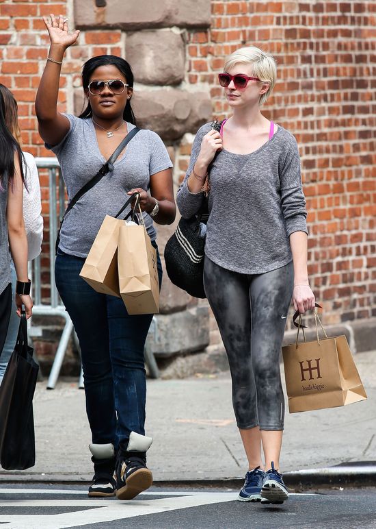 Anna Hathaway - roześmiana blondynka Anna Hathaway - roześmiana blondynka