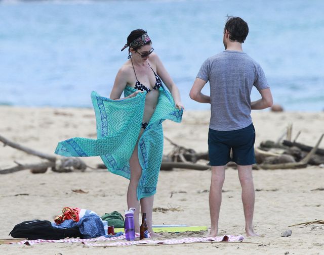 Anne Hathaway bez makijażu na urlopie z ukochanym (FOTO) Anne Hathaway bez makijażu na urlopie z ukochanym (FOTO)
