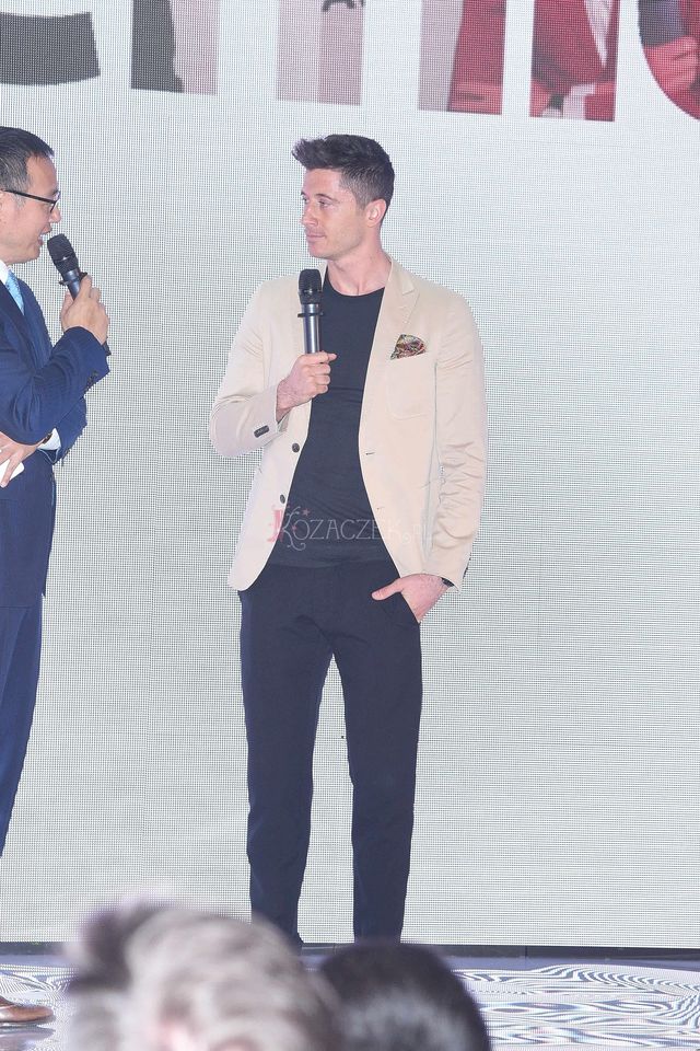 Anna Lewandowska SŁODKO skomentowała zdjęcie męża na Instagramie Anna Lewandowska SŁODKO skomentowała zdjęcie męża na Instagramie