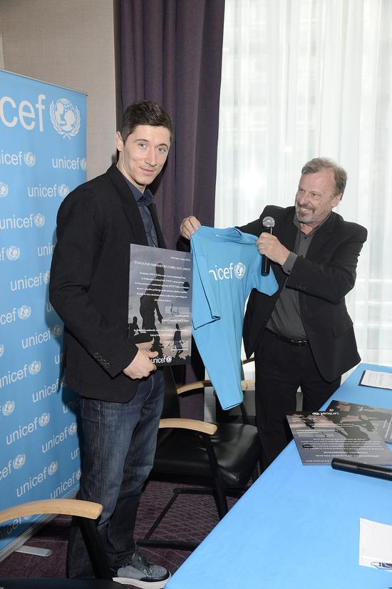 Lewy nie musi się bać. Anna Lewandowska ma sposób na nerwowy dzień Lewy nie musi się bać. Anna Lewandowska ma sposób na nerwowy dzień