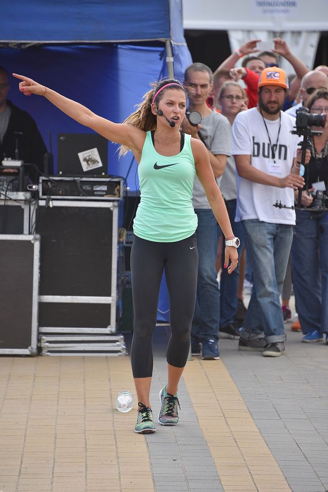 Lewandowska w legginsach w 5. miesiącu ciąży wygląda SZCZUPLEJ niż przed ciążą? Lewandowska w legginsach w 5. miesiącu ciąży wygląda SZCZUPLEJ niż przed ciążą?