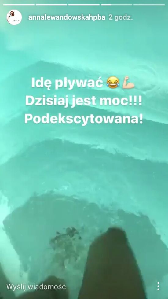 Anna Lewandowska pokazała, jak jej mąż składa łóżeczko dla dziecka (InstaStory) Anna Lewandowska pokazała, jak jej mąż składa łóżeczko dla dziecka (InstaStory)