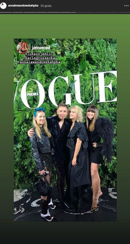 Anna Lewandowska w seksownej mini z piórami na imprezie polskiego Vogue