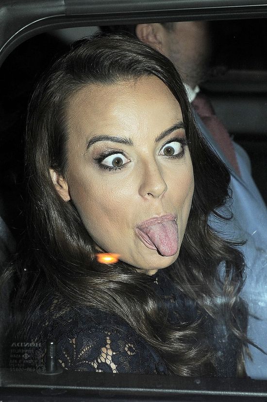 Anna Mucha pokazuje język i nogi (FOTO) Anna Mucha pokazuje język i nogi (FOTO)