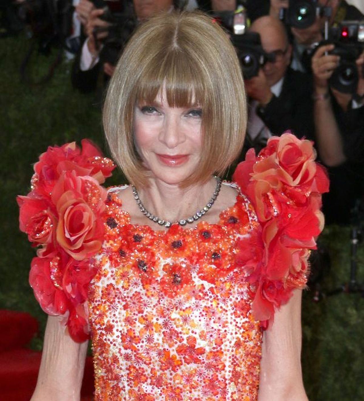 Anna Wintour mówi, co naprawdę sądzi o sukni ślubnej księżnej Meghan Anna Wintour mówi, co naprawdę sądzi o sukni ślubnej księżnej Meghan