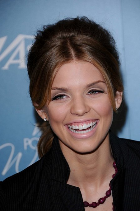 AnnaLynne McCord ma trądzik i się go nie wstydzi (FOTO)