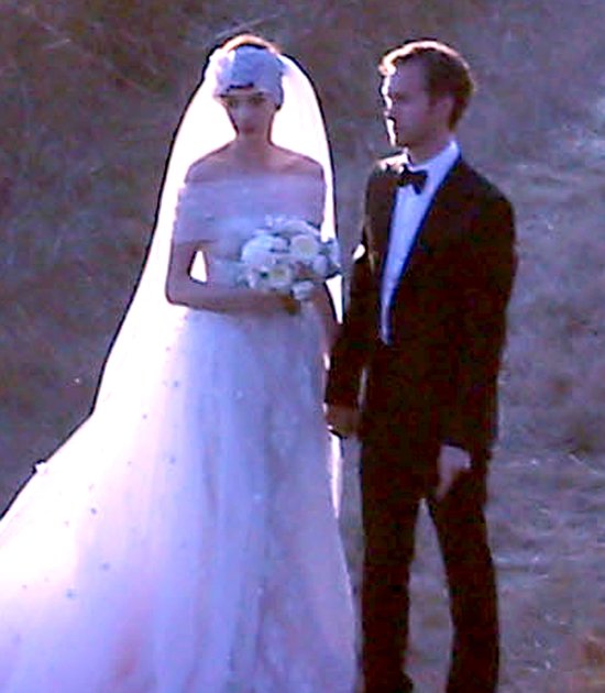 Anne Hathaway wyszła za mąż! (FOTO)