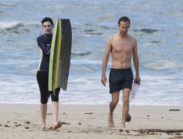 Anne Hathaway przeżyła w wodzie chwile grozy (FOTO)  