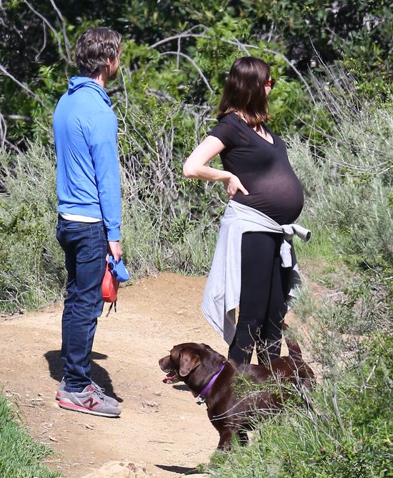 Anne Hathaway urodzi lada dzień? (FOTO)