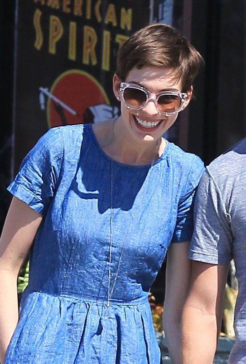 Anne Hathaway może się już nacieszyć narzeczonym (FOTO)