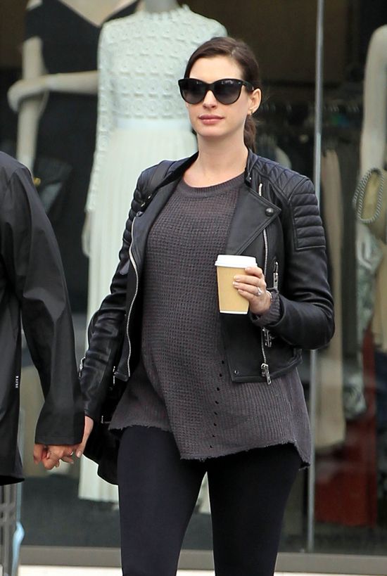 Anna Hathaway ma humorki w ciąży (FOTO)