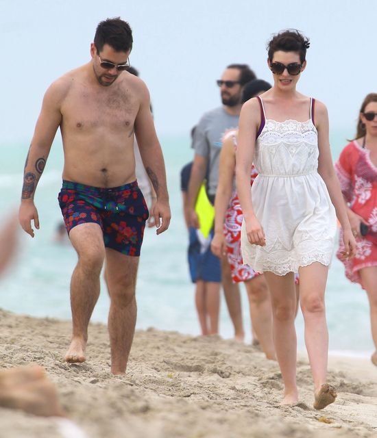 Anne Hathaway naprawdę ma ciało idealne? (FOTO)