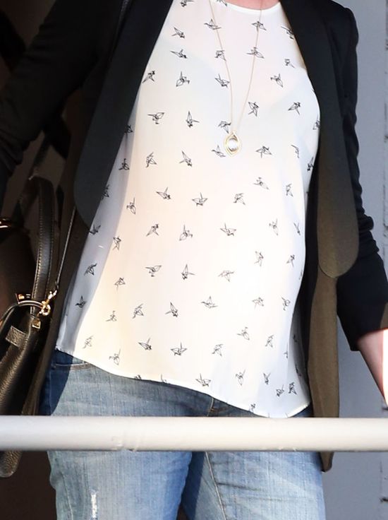 Anne Hathaway coraz okrąglejsza (FOTO) Anne Hathaway coraz okrąglejsza (FOTO)