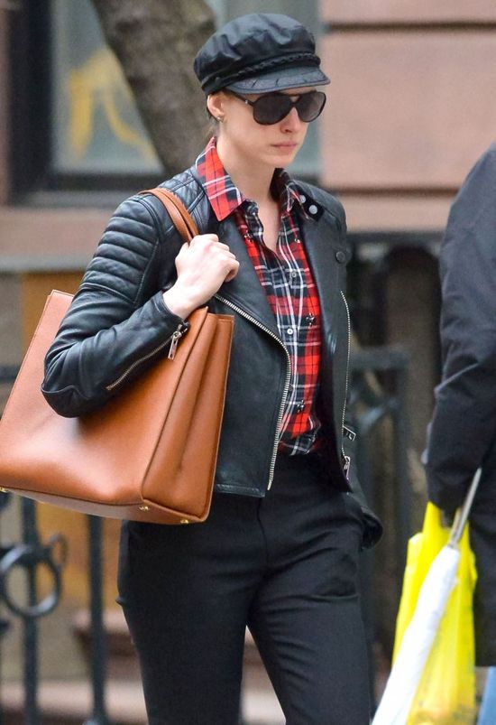 Ten zestaw wymyśliła jej stylistka? (FOTO) Ten zestaw wymyśliła jej stylistka? (FOTO)