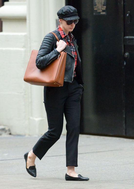 Ten zestaw wymyśliła jej stylistka? (FOTO) Ten zestaw wymyśliła jej stylistka? (FOTO)