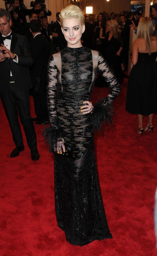 Blond włosy Anne Hathaway (FOTO)