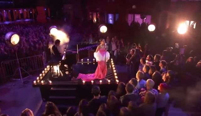 Ariana Grande rozwaliła system swoim występem! (VIDEO) Ariana Grande rozwaliła system swoim występem! (VIDEO)