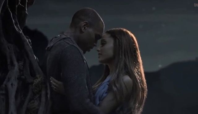 Przez ten teledysk Ariana Grande ma spore problemy!