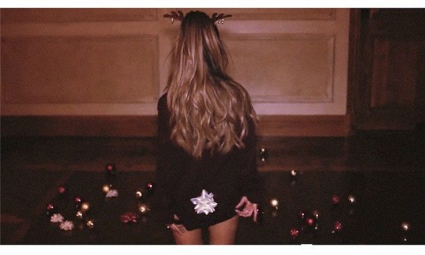 Ariana Grande w końcu ZMIENIŁA FRYZURĘ! (FOTO)