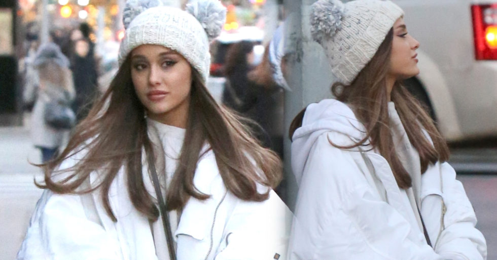 Ariana Grande w modnej kurtce, z torbą Fendi spaceruje po Nowym Jorku Ariana Grande w modnej kurtce, z torbą Fendi spaceruje po Nowym Jorku