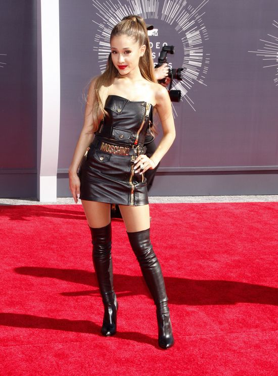 Ariana Grande ostrzejsza od Miley Cyrus? (FOTO)