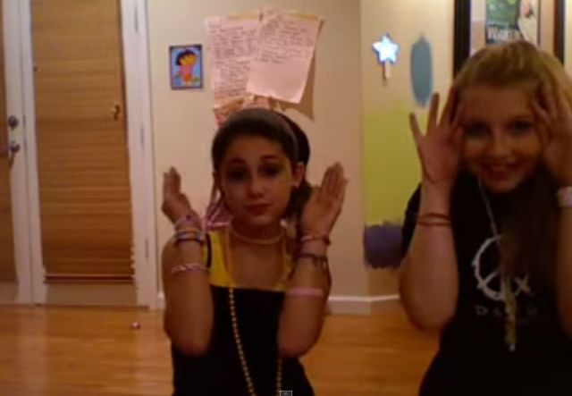 Młodziutka Ariana Grande udaje Christinę Aguilerę (VIDEO)