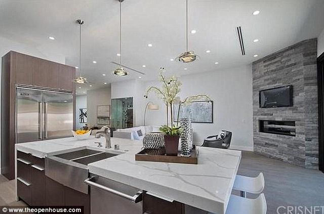 Ariel Winter ubiera się jak Kim Kardashian, mieszka jak Kylie Jenner